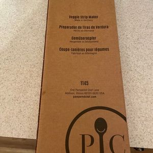 Veggie strip maker from Pampered Chef new!